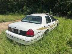 2000 FORD CROWN VICTORIA - VIN: 2FAFP71W0YX208223