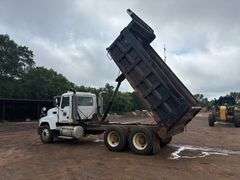 2007 MACK CNH613 DUMP TRUCK - VIN: 1M2AJ06YX7N006427