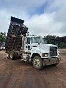 2007 MACK CNH613 DUMP TRUCK - VIN: 1M2AJ06YX7N006427