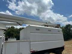 2002 GMC BUCKET TRUCK - VIN: 1GDP7H1E72J506422