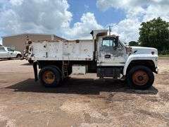 1991 FORD F-800 DUMP TRUCK - VIN: 1FDYK84A9MVA09329
