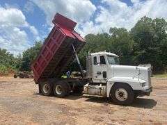 1998 FREIGHTLINER DUMP TRUCK - VIN: 1FUYDZYB3WL925146