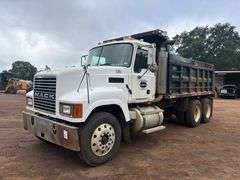 2007 MACK CNH613 DUMP TRUCK - VIN: 1M2AJ06YX7N006427