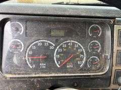 2001 FREIGHTLINER DUMP TRUCK - VIN: 1FUBBXAK61HB85584