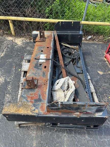 LIFT GATE