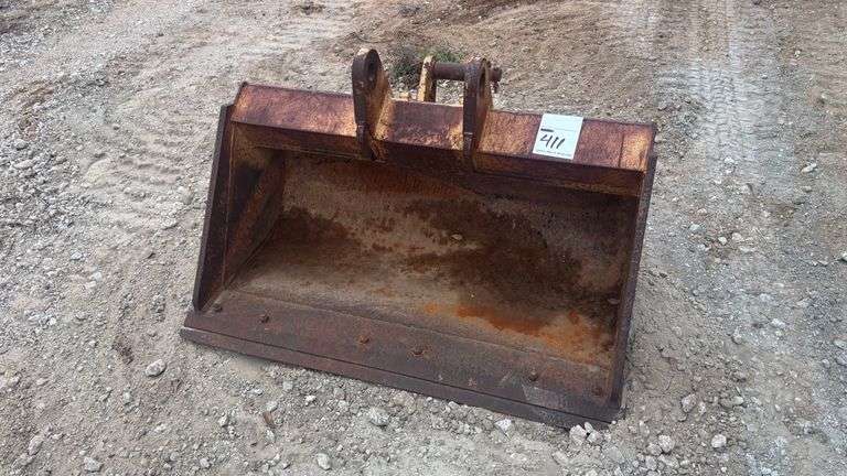 4' CLEAN OUT BUCKET