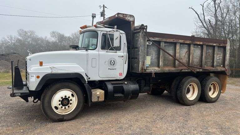 1998 MACK DUMP TRUCK - VIN: 1M2P264Y5WM025209