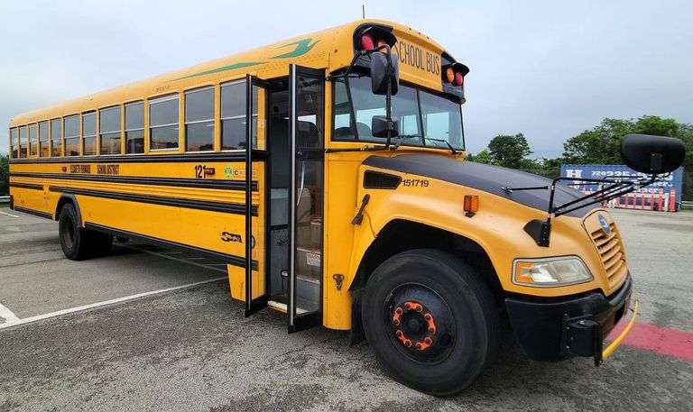 (5) 2015 BLUE BIRD BB VISION SCHOOL BUSES Located in ELIZABETH, PA