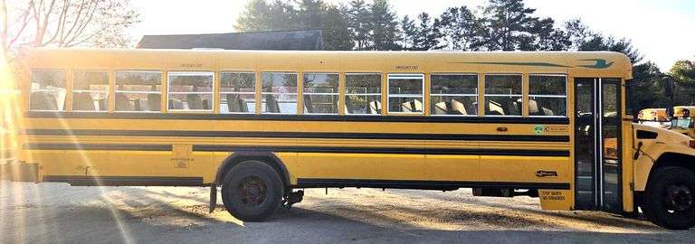 2016 BLUE BIRD BB VISION SCHOOL BUS #17