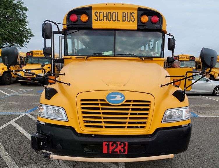 2015 BLUE BIRD BB VISION SCHOOL BUS #123