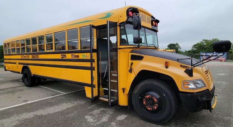 2015 BLUE BIRD BB VISION SCHOOL BUS #118