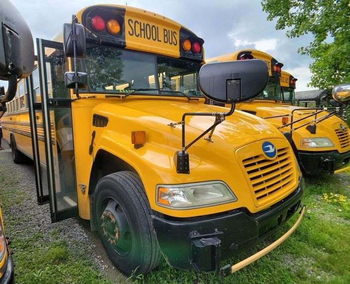 2016 BLUE BIRD BB VISION SCHOOL BUS #104