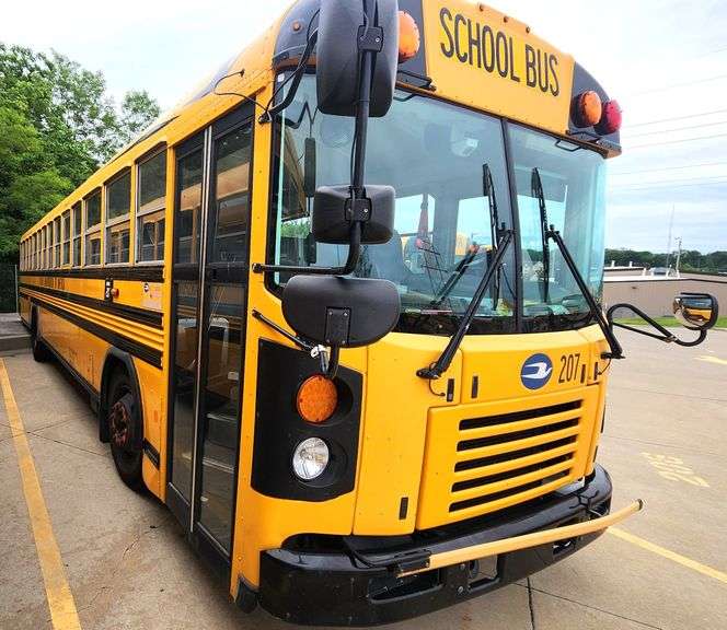 2016 BLUE BIRD ALL AMERICAN SCHOOL BUS #207