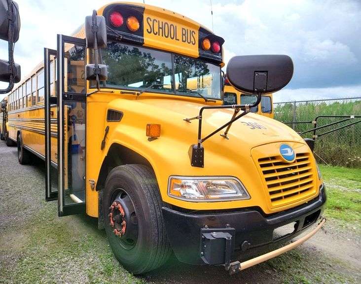 2015 BLUE BIRD BB VISION SCHOOL BUS #306