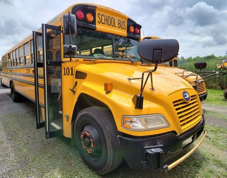 2016 BLUE BIRD BB VISION SCHOOL BUS #101
