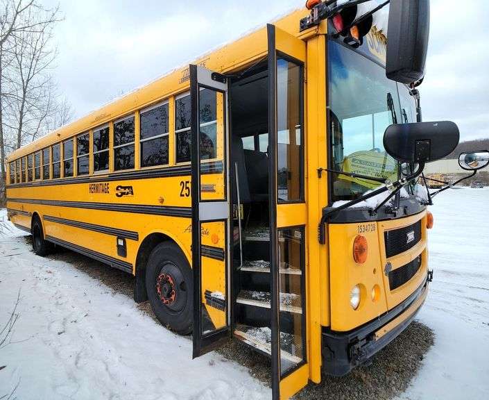 (1) 2015 THOMAS BUILT MVP-EF SCHOOL BUS Located in HERMITAGE, PA