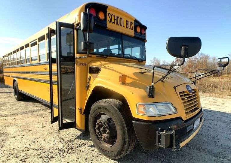 (2) 2015 BLUE BIRD BB VISION SCHOOL BUSES Located in HARWINTON, CT