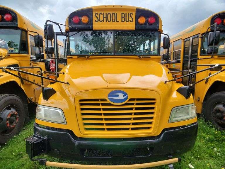 2016 BLUE BIRD BB VISION SCHOOL BUS #104