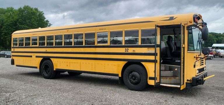 2009 BLUE BIRD ALL AMERICAN SCHOOL BUS #32