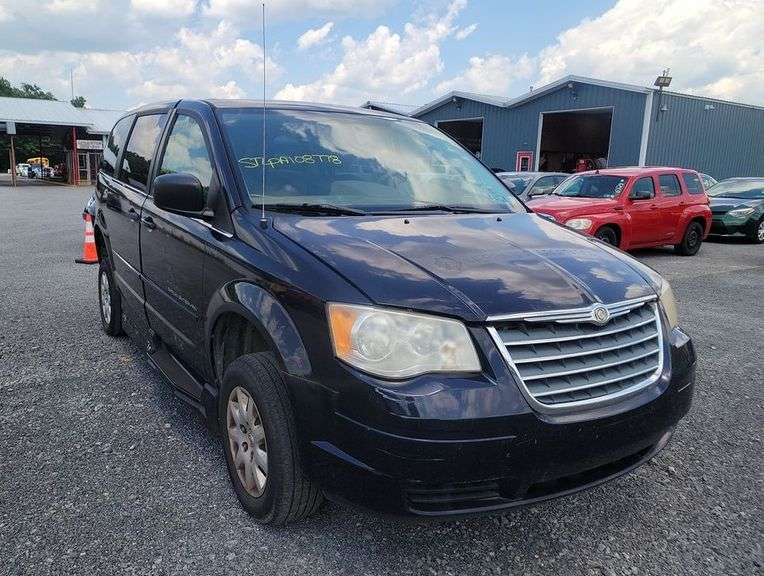 2010 CHRYSLER TOWN AND COUNTRY VAN