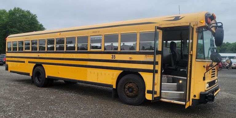(2) 2009 BLUE BIRD ALL AMERICAN SCHOOL BUSES located in SLIPPERY ROCK, PA