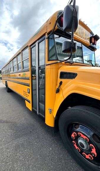(6) 2016 BLUE BIRD BB VISION SCHOOL BUSES Located in PORTLAND, OR