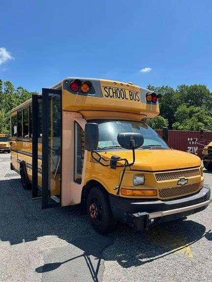2013 CHEVROLET EXPRESS 3500 COLLINS SMALL SCHOOL BUS #2626