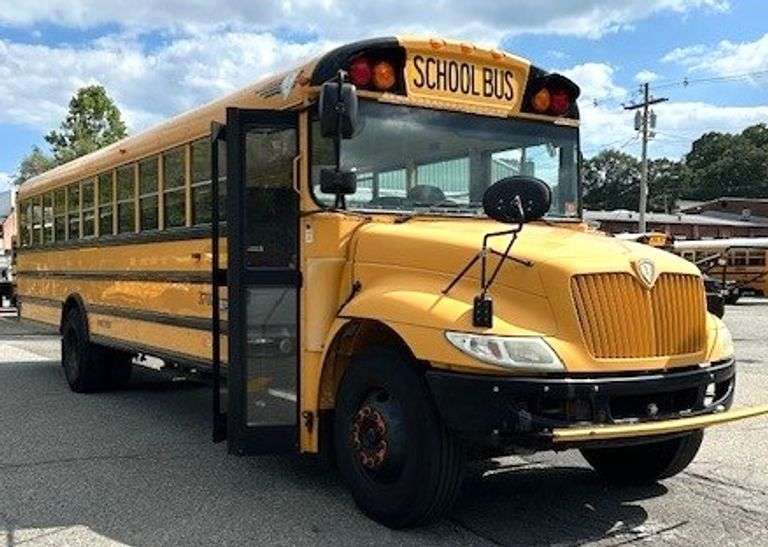 (1) 2013 INTERNATIONAL PB105 CE SCHOOL BUS Located in BUTLER, NJ