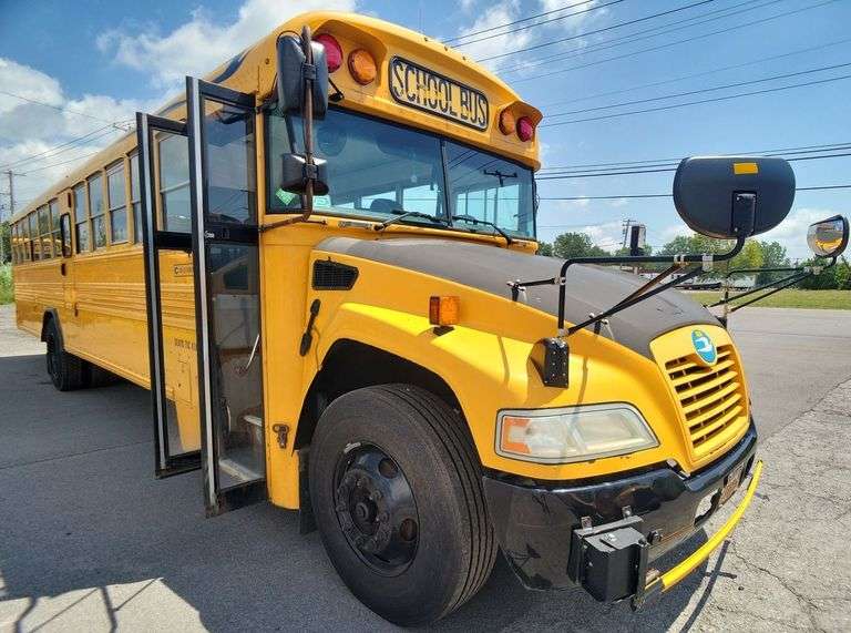 2015 BLUE BIRD BB VISION SCHOOL BUS #112