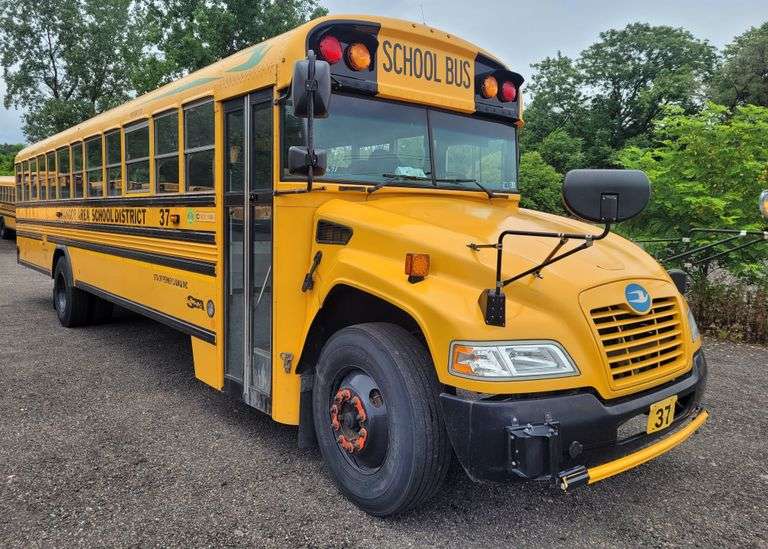 2015 BLUE BIRD BB VISION SCHOOL BUS #37