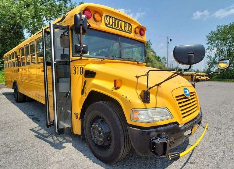 2015 BLUE BIRD BB VISION SCHOOL BUS #310
