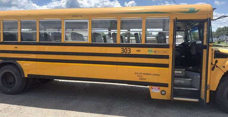2014 BLUE BIRD BB VISION SCHOOL BUS #303