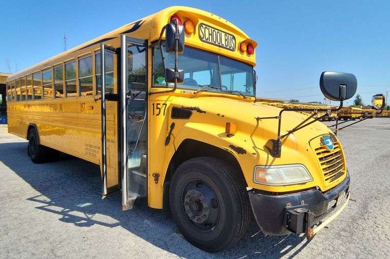 2015 BLUE BIRD BB VISION SCHOOL BUS #157