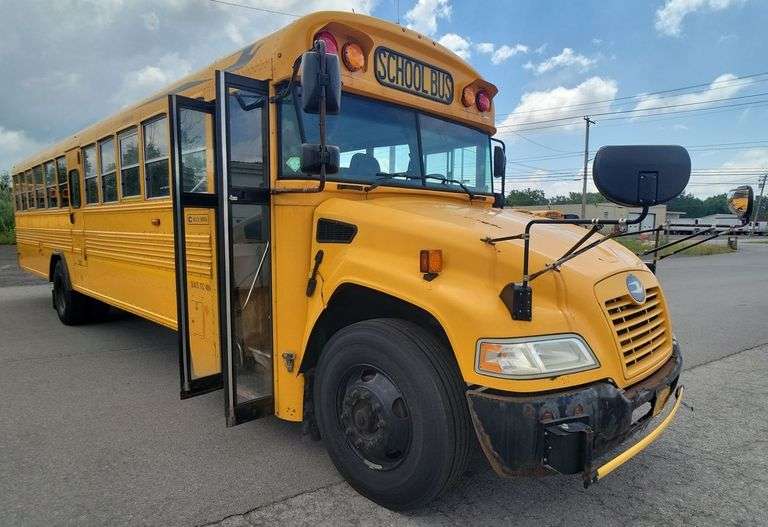 2016 BLUE BIRD BB VISION SCHOOL BUS #182