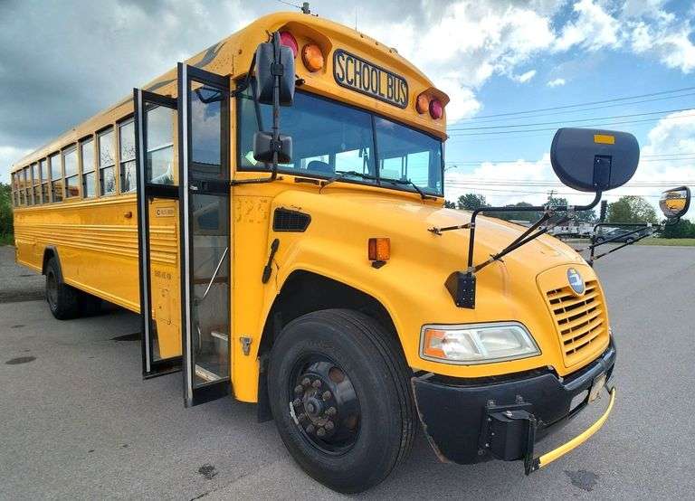 2016 BLUE BIRD BB VISION SCHOOL BUS #325