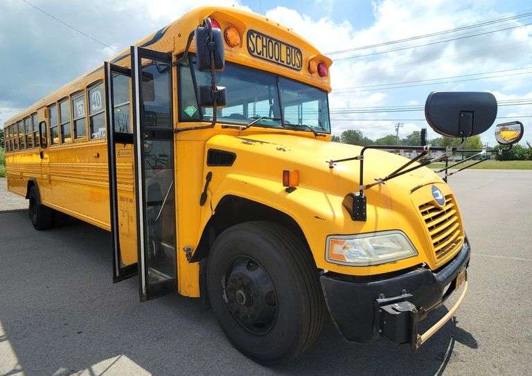 2016 BLUE BIRD BB VISION SCHOOL BUS #184