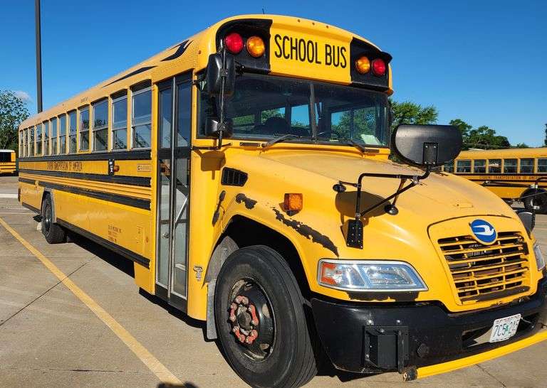 2016 BLUE BIRD BB VISION SCHOOL BUS #61