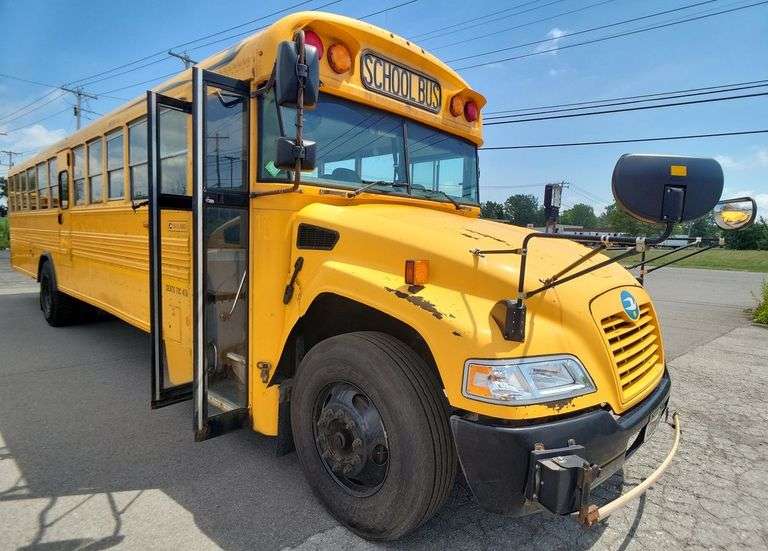 2015 BLUE BIRD BB VISION SCHOOL BUS #135
