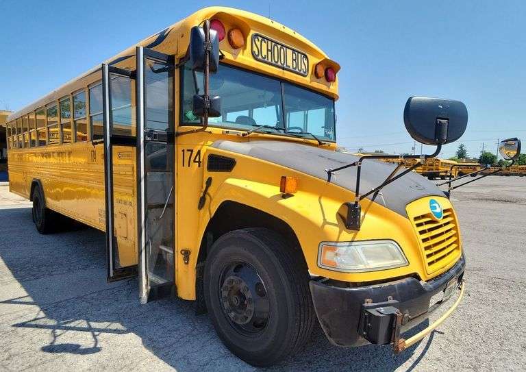 2015 BLUE BIRD BB VISION SCHOOL BUS #174