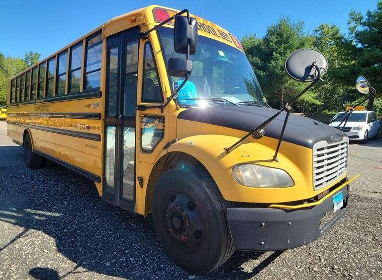 2011 FREIGHTLINER B2 THOMAS SAF-T-LINER C2 SCHOOL BUS #4969