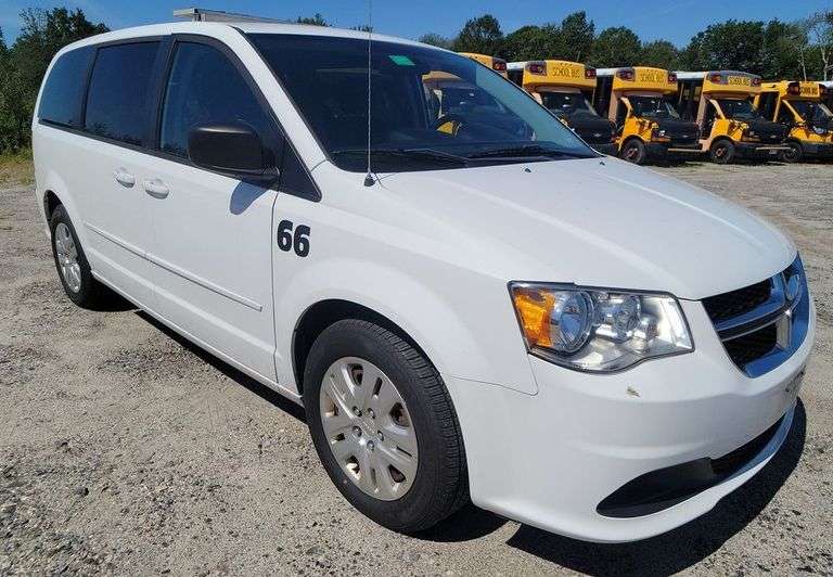 (2) 2015 DODGE GRAND CARAVAN EXPRESS SE VANS Located in HARWINTON, CT