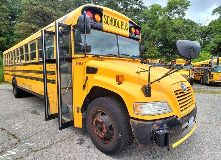 (1) 2016 BLUE BIRD BB VISION SCHOOL BUS Located in EAST PROVIDENCE, RI