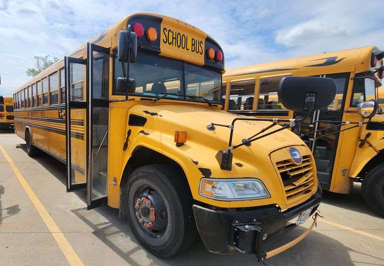 2016 BLUE BIRD BB VISION SCHOOL BUS #98