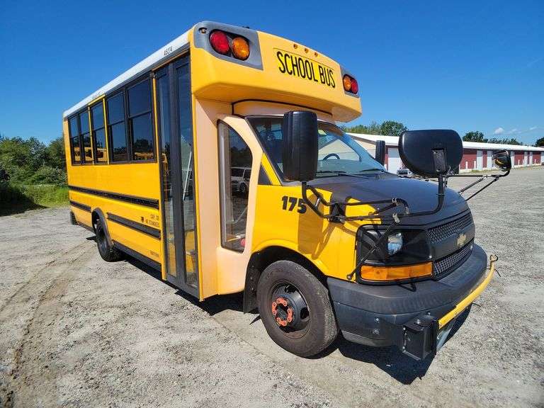 2015 CHEVROLET EXPRESS 4500 COLLINS SMALL SCHOOL BUS #A5274-175