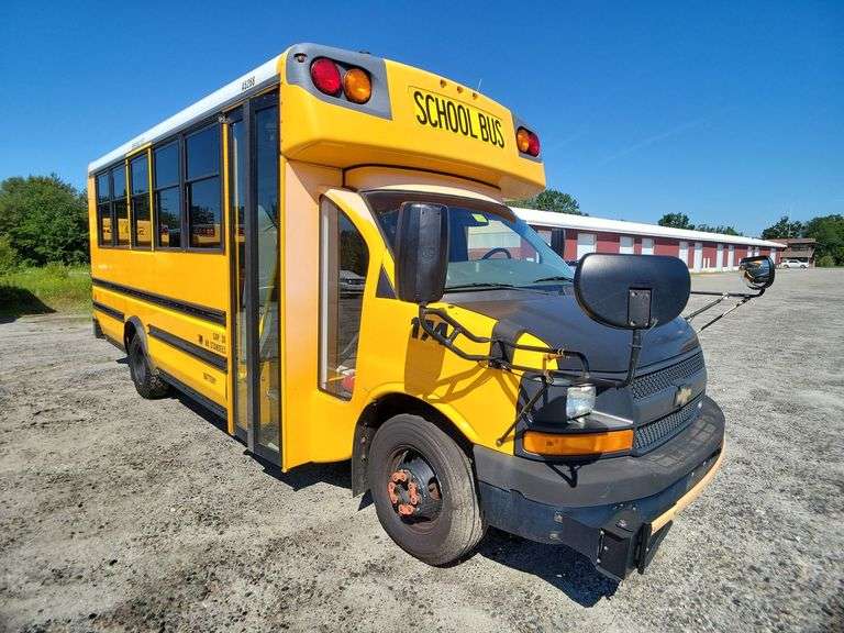 2015 CHEVROLET EXPRESS 4500 COLLINS SMALL SCHOOL BUS #A5268-174