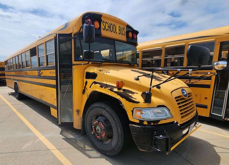 (4) 2016 BLUE BIRD BB VISION SCHOOL BUSES located in OMAHA, NE
