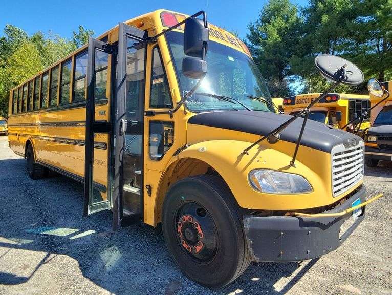 2011 FREIGHTLINER B2 THOMAS SAF-T-LINER C2 SCHOOL BUS #4971