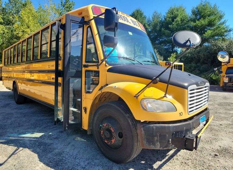(6) 2011 FREIGHTLINER B2 THOMAS SAF-T-LINER C2 SCHOOL BUSES Located in GALES FERRY, CT