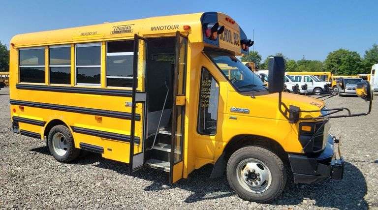 2015 FORD ECONOLINE E350 MINOTOUR SUPER DUTY VAN SMALL SCHOOL BUS #2547