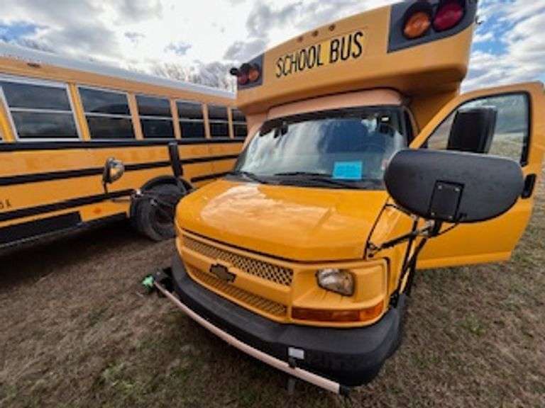 2016 CHEVROLET EXPRESS 3500 COLLINS SMALL SCHOOL BUS #2655